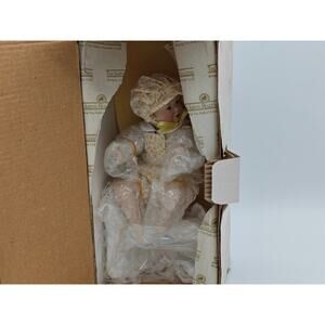 1990 Ashton Drake Galleries Lisa 92037 Picture Perfect Babies Porcelain Doll